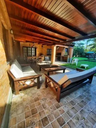 EN VENTA CASA DE 4 DORMITORIOS CON PILETA EN COUNTRY DEL GOLF VIEJO foto 4