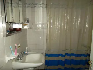 VENTA DE CASA MULTIFAMILIAR DE CUATRO AMB. Y FONDO LIBRE ZONA CHILAVERT foto 5