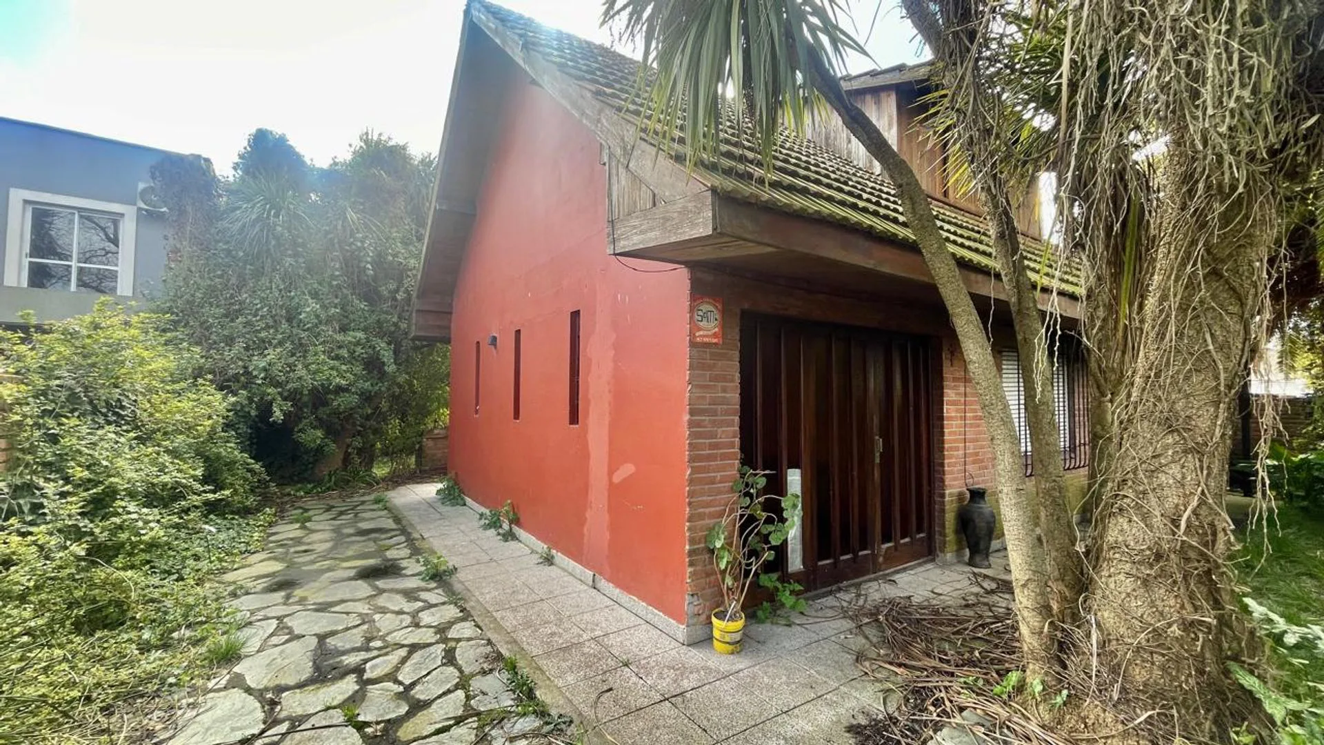 Venta casa 3 ambientes  garaje y parque a reciclar foto 4