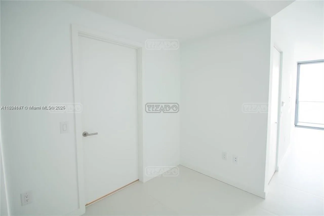501 NE 31st 500 foto 4