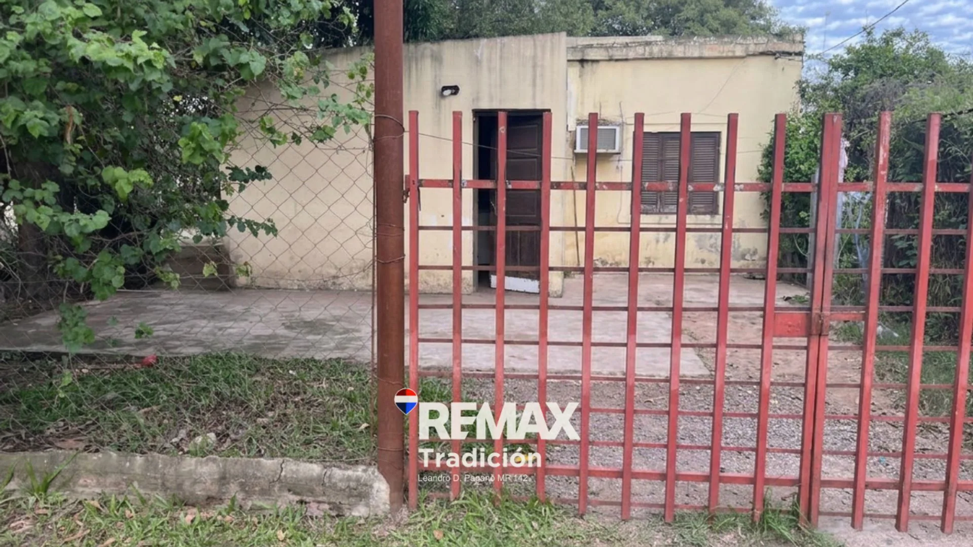 Venta Casa a Reciclar- s/asfalto, en  esquina foto 4