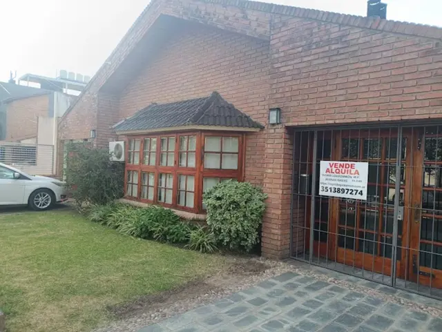Venta Casa 3 dormitorios garage doble pileta quincho asador 5 baños U$S360.000.
