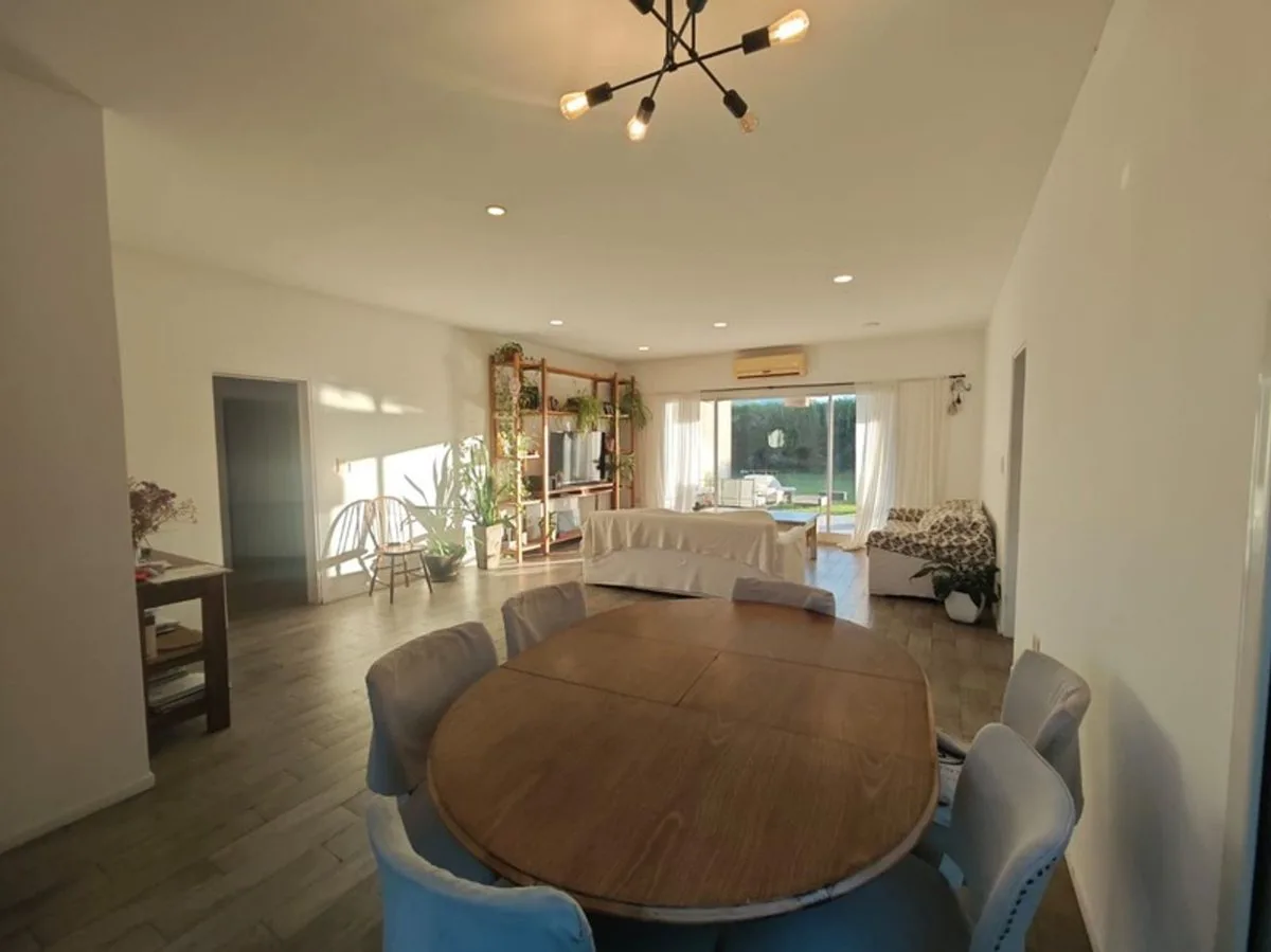 VENTA CASA BARRIO SAN GABRIEL. UNA PLANTA. PILETA foto 2