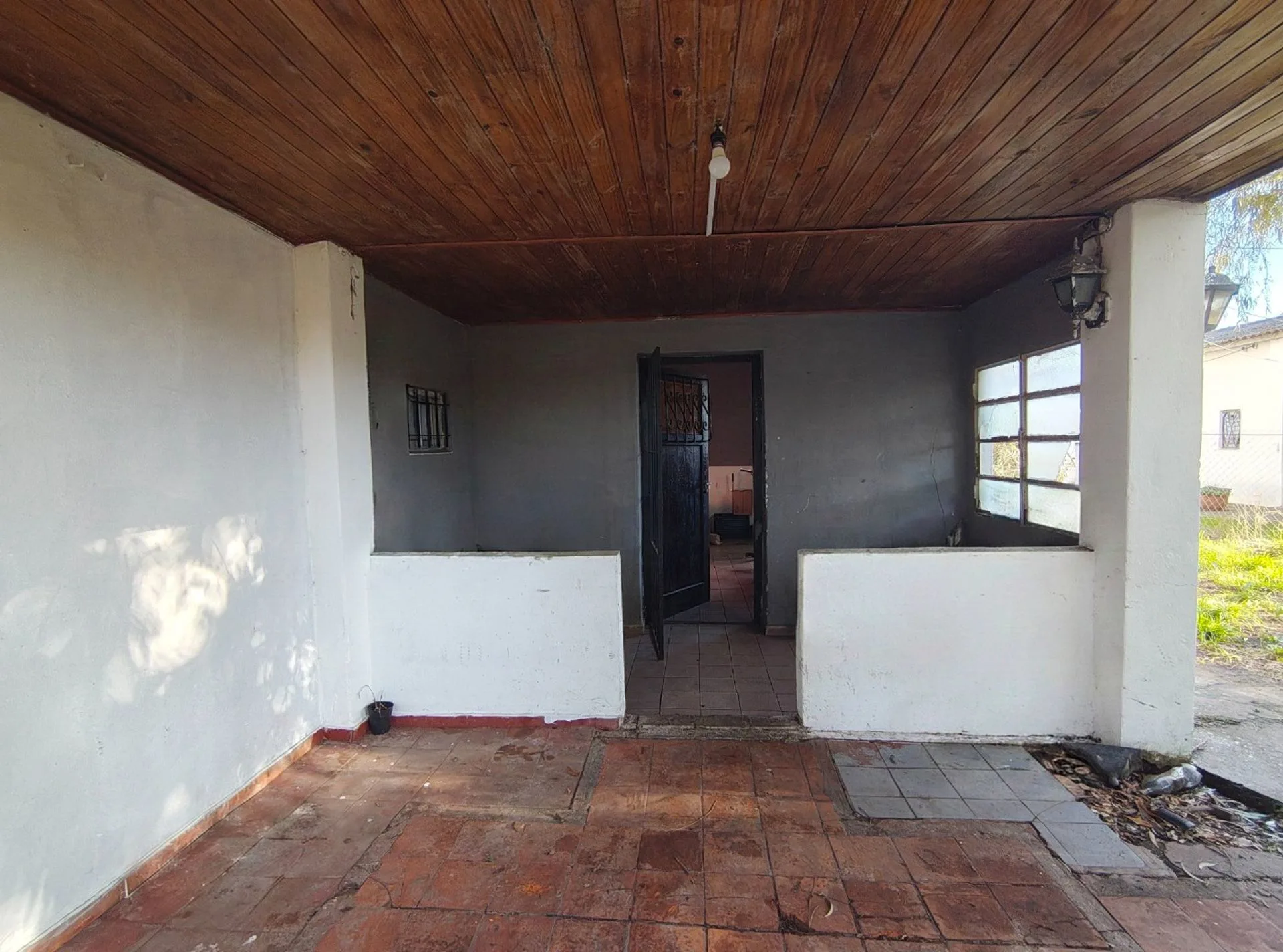 VENTA EN BLOCK: 4 DPTOS 2 GALPONES CASA Y 2 LOTES foto 5