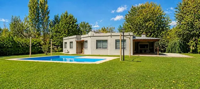 VENTA CASA 3 AMB SOBRE LOTE 2400 MTS-CHASCOMÚS