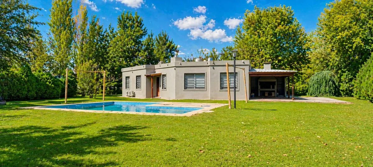 VENTA CASA 3 AMB SOBRE LOTE 2400 MTS-CHASCOMÚS foto 2