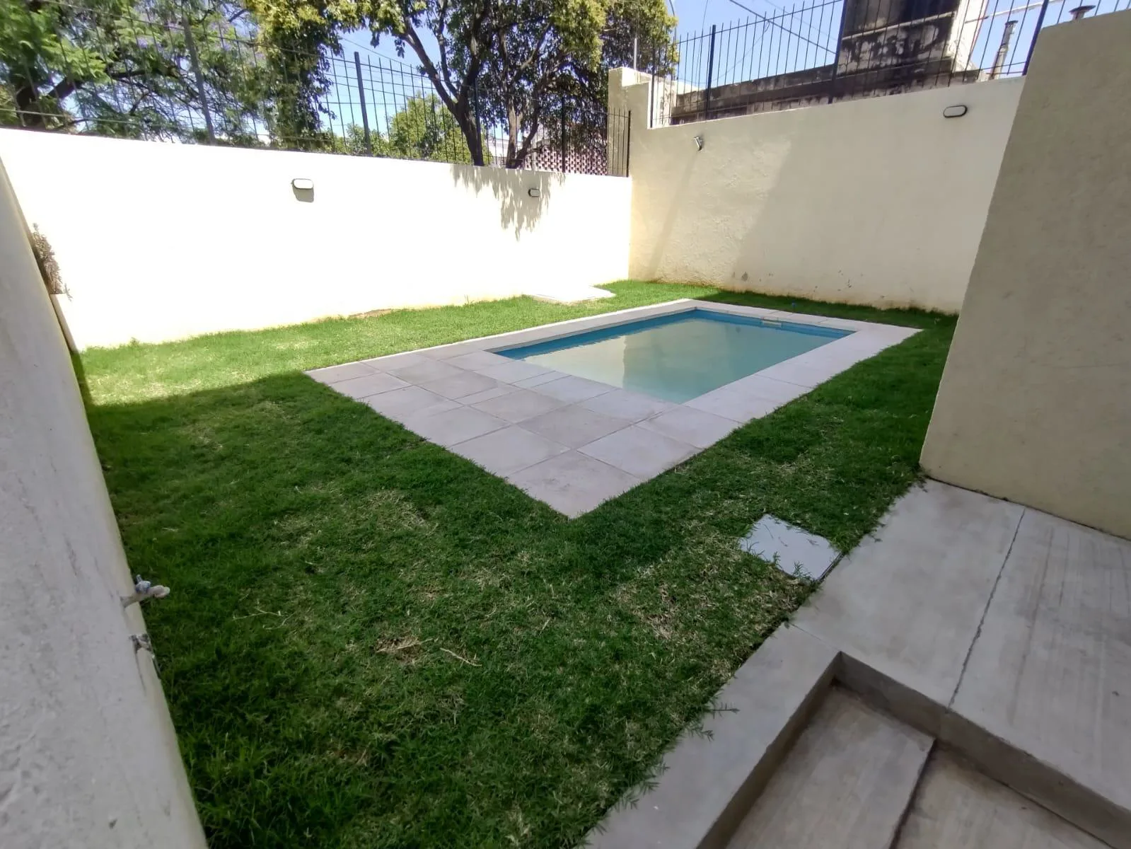 Departamento 1 dormitorio con balcon pileta terraza foto 3