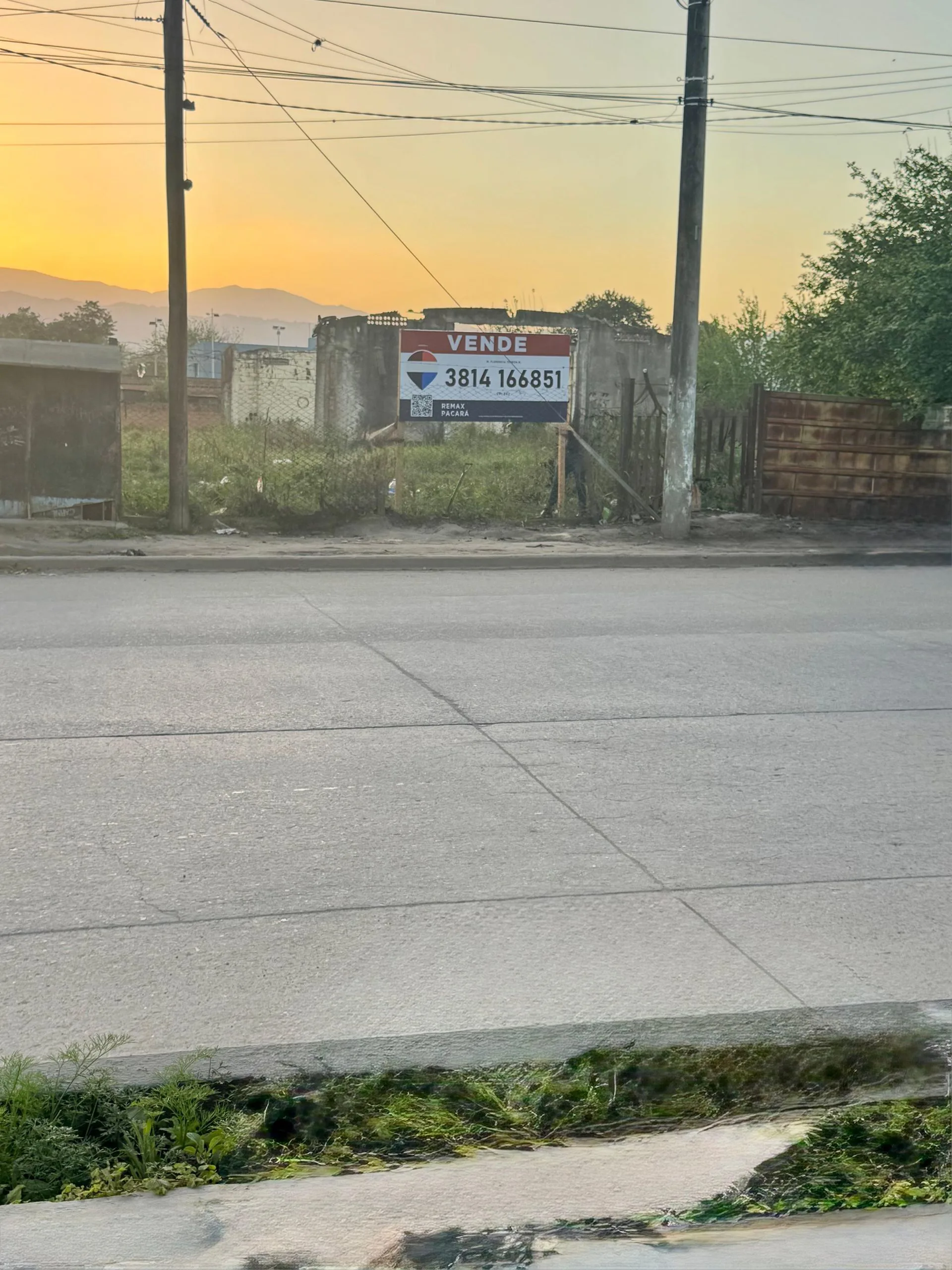 VENTA TERRENO SOBRE AVENIDA foto 2