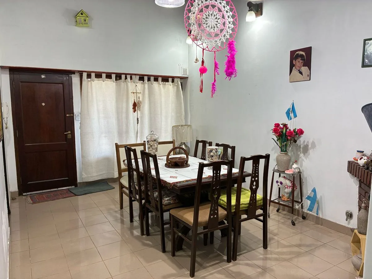 CASA 3 DORM + DEPTO 2 AMB. LOTE 330MTS P.NOGUES foto 2
