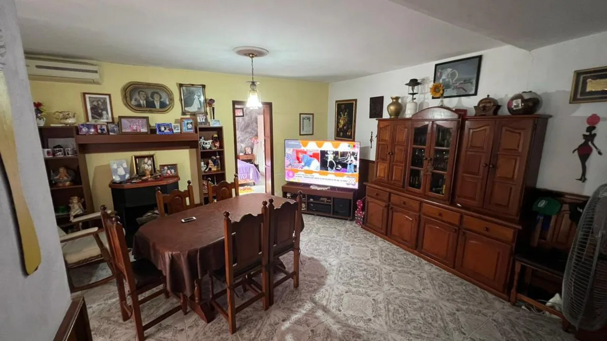 CASA EN VENTA 4 DORMITORIO CON GARAGE VILLA MARIA foto 3