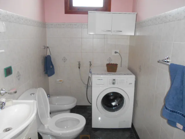 CASA 2 DORMITORIOS – TREJO NOEL AL 700 foto 2