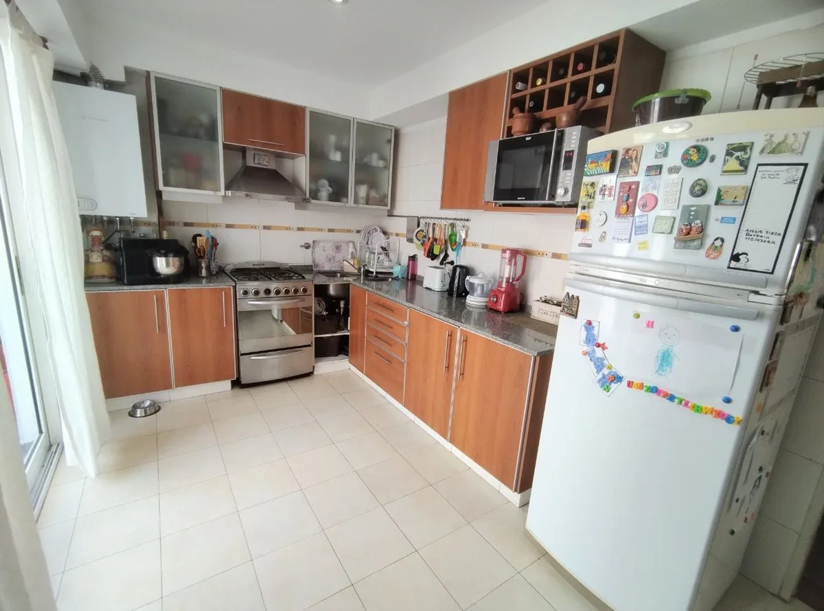 VENTA 2 AMB. IMPECABLE . 67 m². BALCON . CABALLITO foto 2