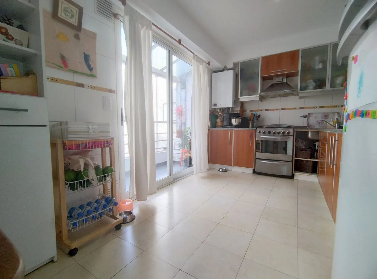 VENTA 2 AMB. IMPECABLE . 67 m². BALCON . CABALLITO foto 3