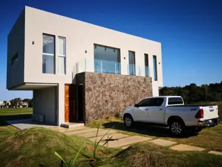 Casa en Club de Campo Aguavista en Paraguay, Para Inversión, 210 m², 3 Habitaciones, 3 Baños foto 3