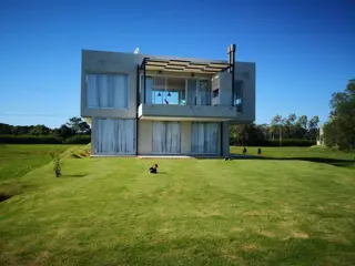Casa en Club de Campo Aguavista en Paraguay, Para Inversión, 210 m², 3 Habitaciones, 3 Baños foto 4