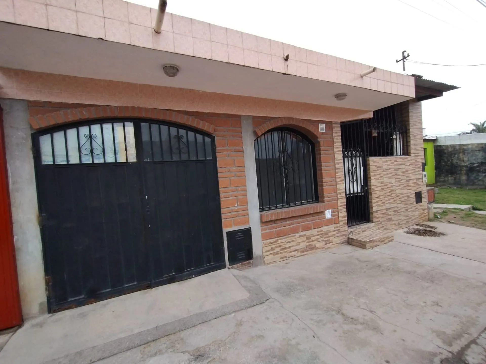 VENTA CASA 2 DORMITORIOS 160 M2 ALTO COMEDERO 370V foto 3
