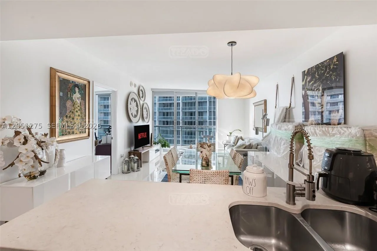 475 Brickell Ave #3111 400 foto 4
