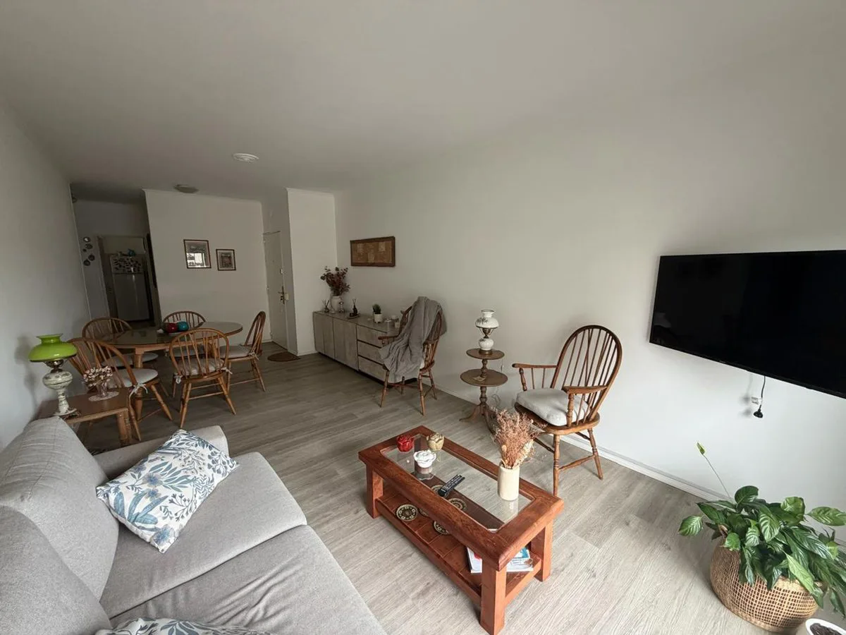 VENTA DEPTO 4 AMBIENTES CON BALCON **RESERVADO** foto 4