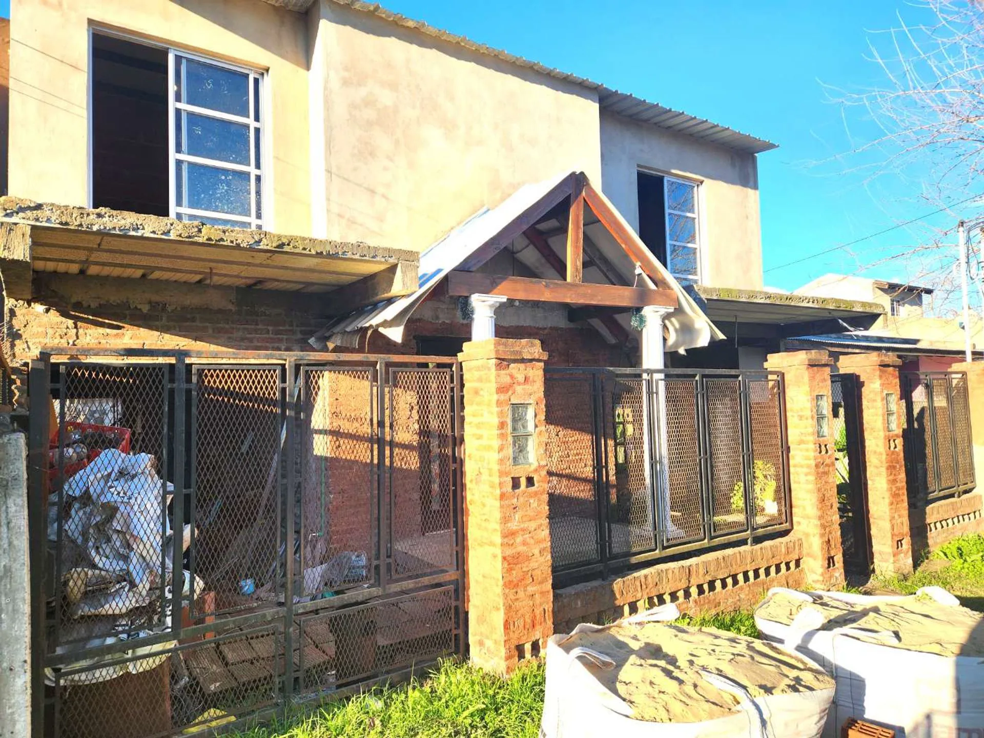 VENTA CASA FINANCIA AMPLIA PILETA LA REJA foto 3