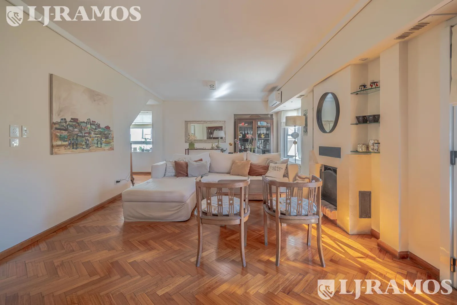 RECOLETA. Juncal y Austria. Cochera. Muy luminoso. venta foto 4