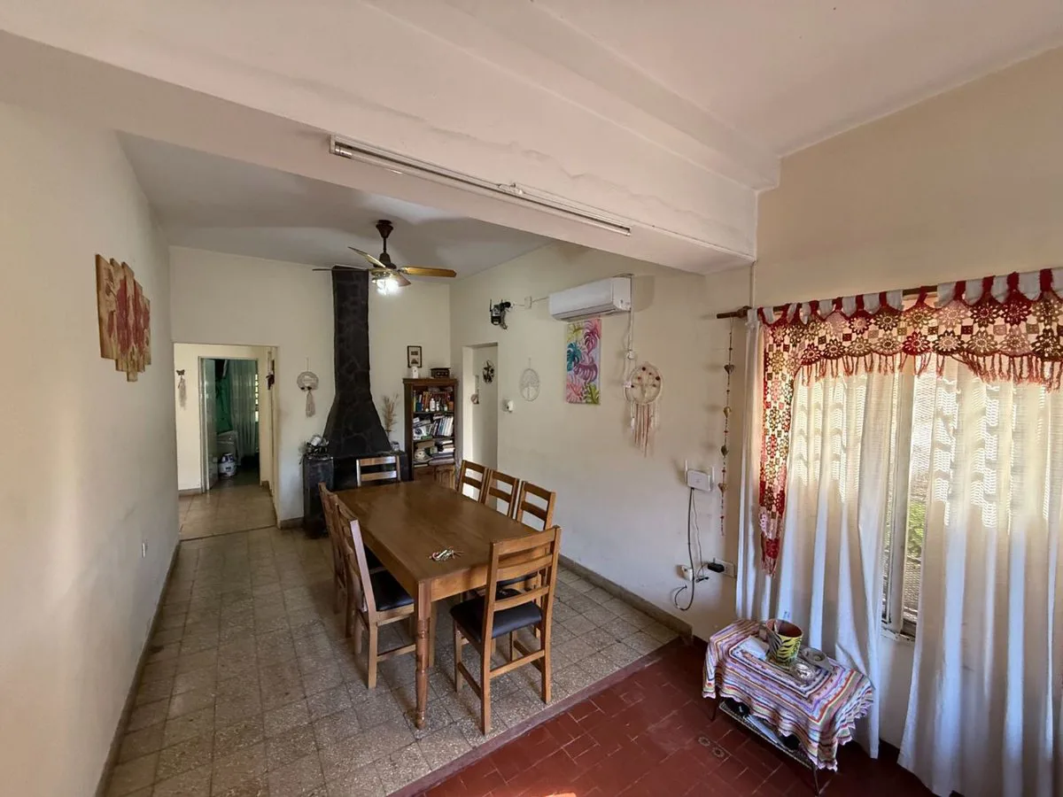 VENTA CASA 2 DORMITORIOS + COMODIN, PATIO Y PILETA foto 2