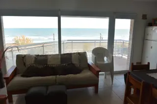 DEPARTAMENTO DE 2 DORMITORIOS  FRENTE AL MAR, EN MONTE HERMOSO foto 1