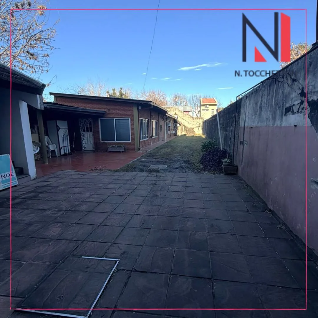 Venta de Propiedad con dos locales sobre avenida foto 3