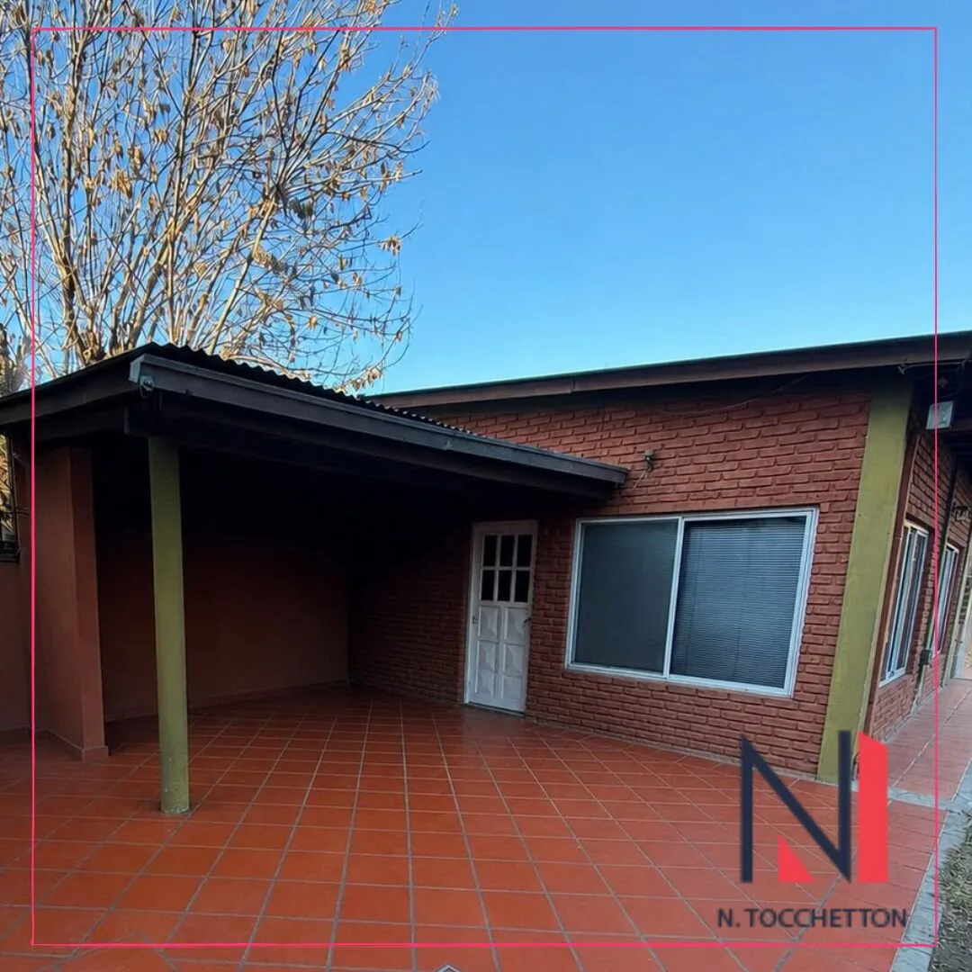 Venta de Propiedad con dos locales sobre avenida foto 4