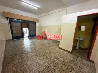 ALQUILER - Local 30 m2 - Triunvirato al 3800 - Billinghurst foto 1