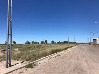 SE VENDE LOTE EN LOTEO “LAS PERDICES” VIEDMA foto 4
