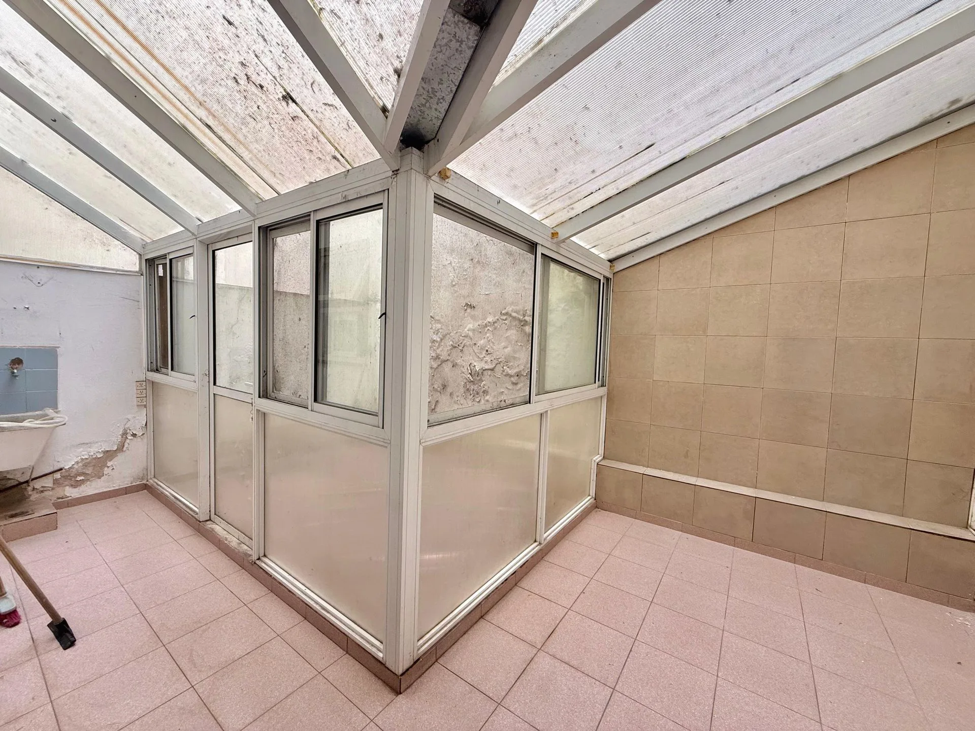 MONOAMBIENTE DE 47 M2 EN PB- GRAN PATIO- CENTR0 foto 4