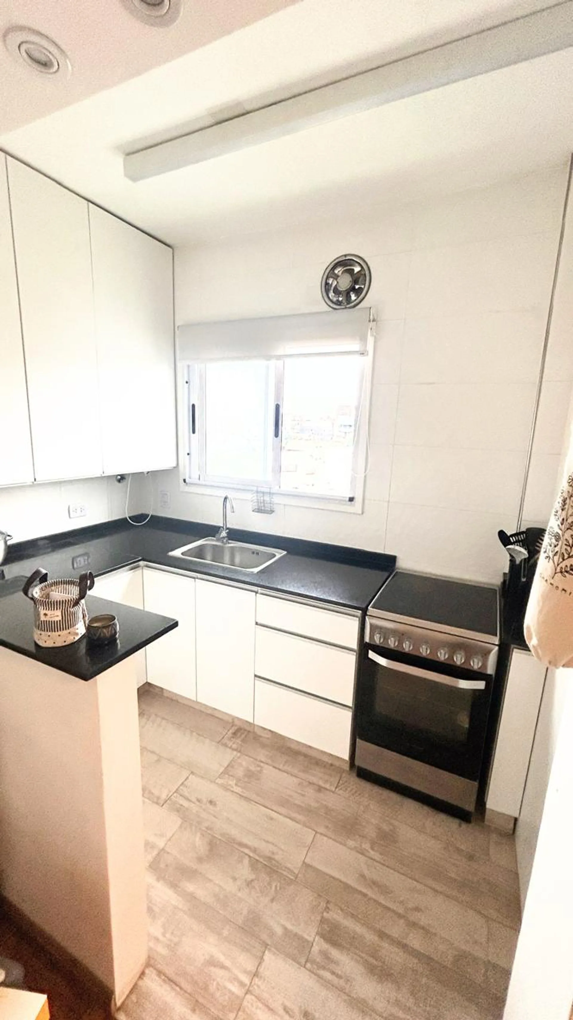 DEPARTAMENTO VENTA 4 AMB Y COCH, BELGRANO, CAPITAL foto 3