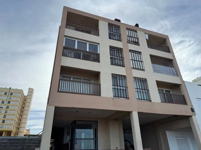 EN VENTA - DEPARTAMENTO SOBRE CALLE COSTANERA