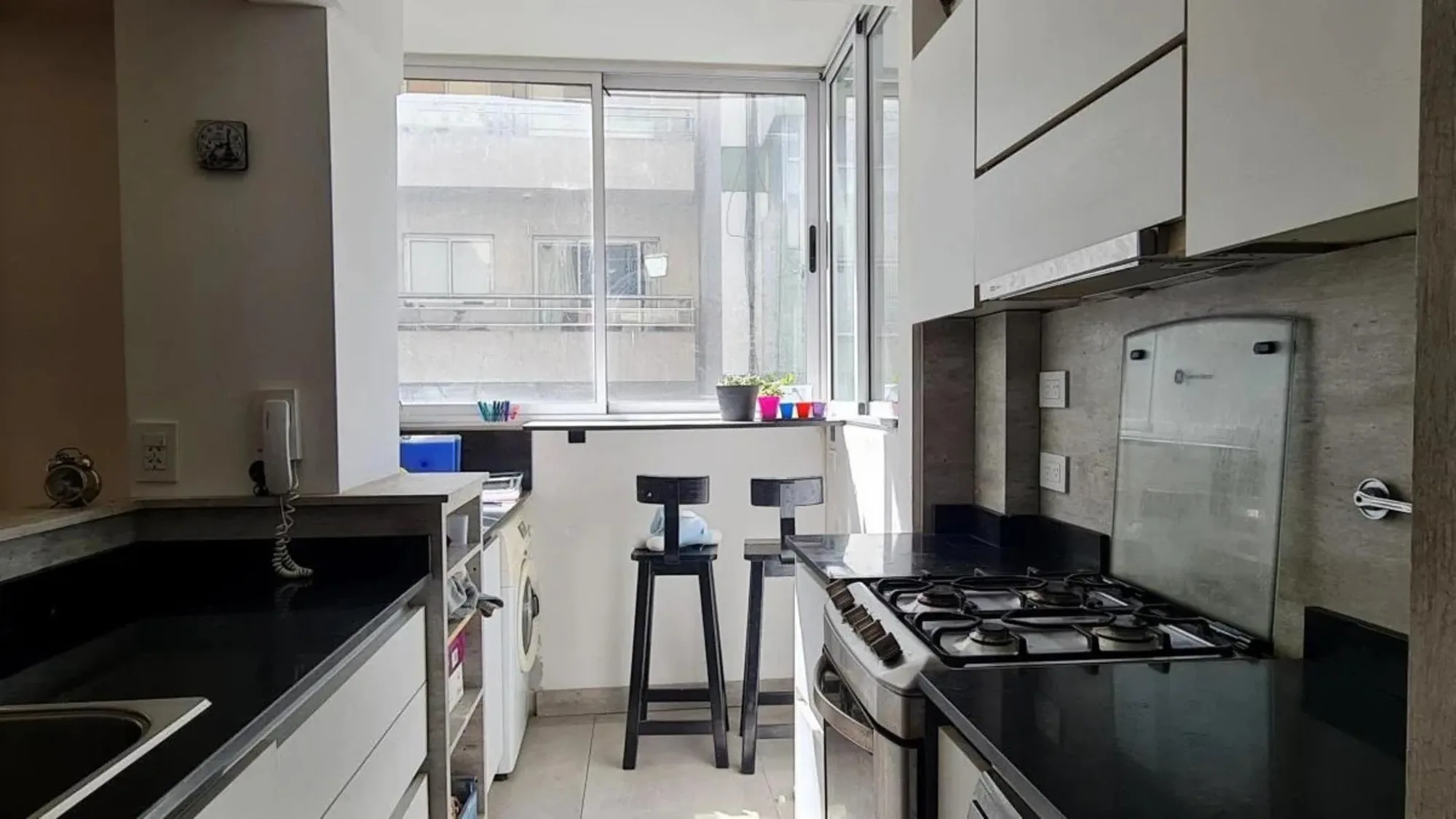 2-bedroom apartment in Almagro – photo 6 of 11