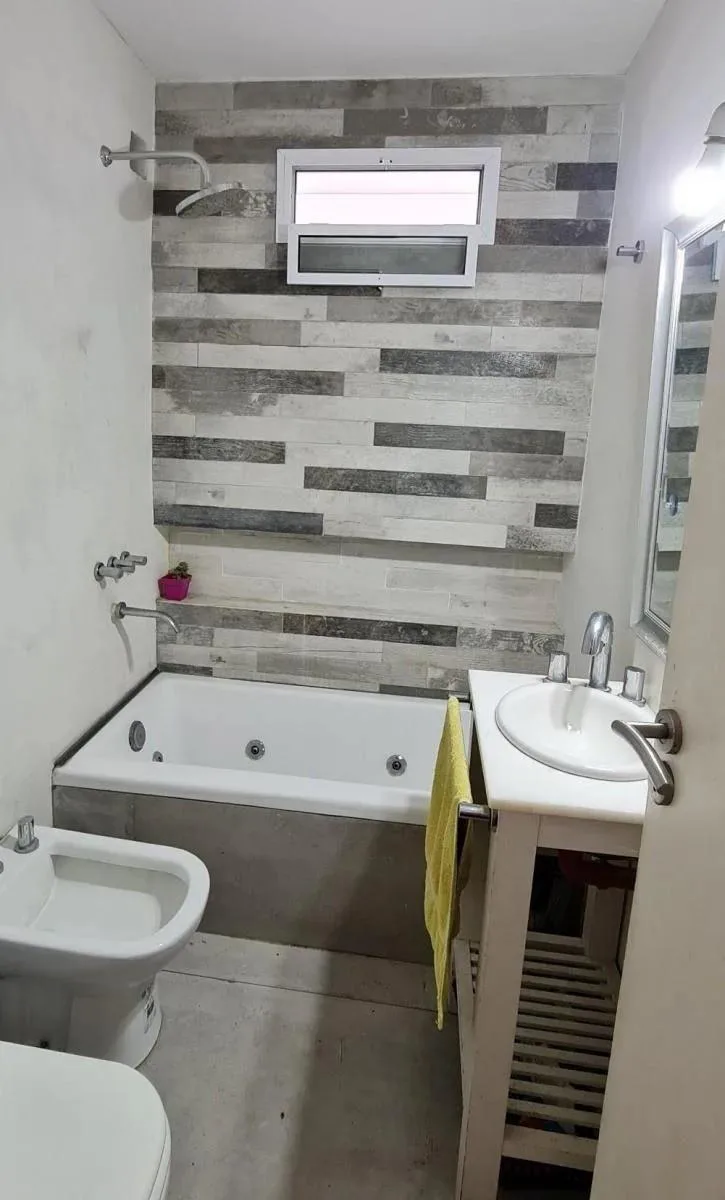 2-bedroom apartment in Almagro – photo 8 of 11