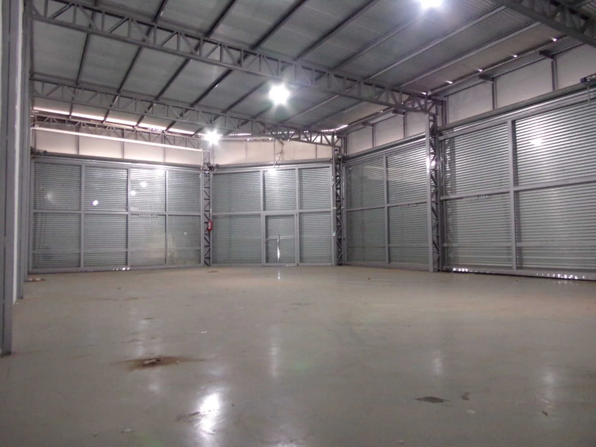 Local Comercial en Venta Uriburu y Av Francia foto 4