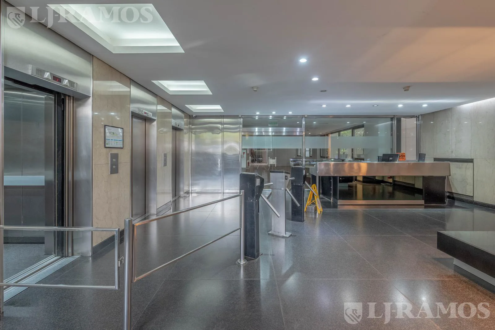 Oficinas en alquiler y venta en Retiro foto 3