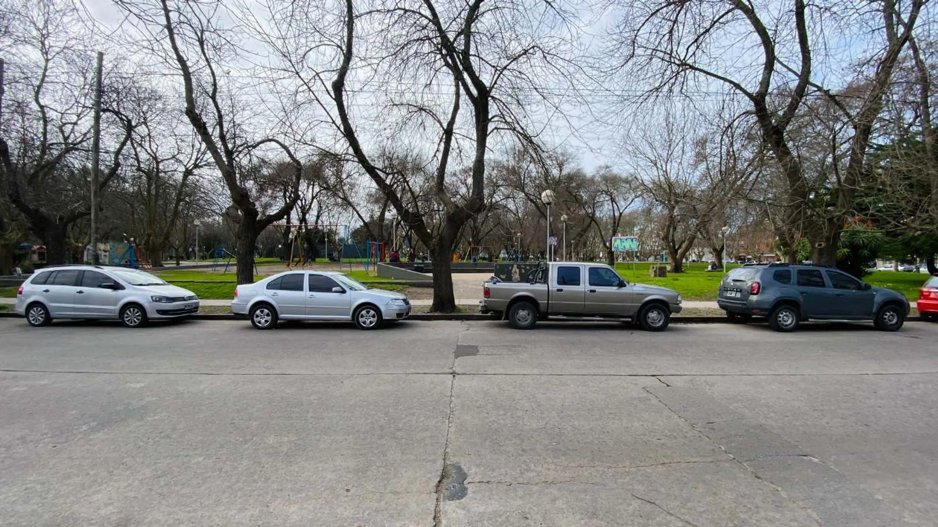 VENTA CASA GRANDE FRENTE A PLAZA PERALTA RAMOS