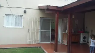 VENTA-CASA-IMPECABLE P/ MUDARSE- DOS PLANTAS-CORTIJO NUEVO.-APTO CREDITO!!!! foto 1