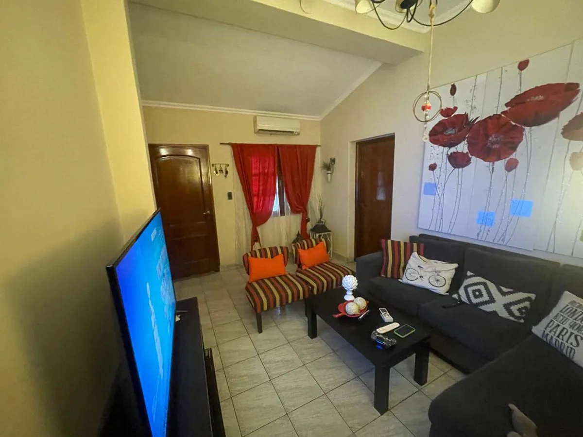CASA EN VENTA - BARRIO CENTENARIO foto 4