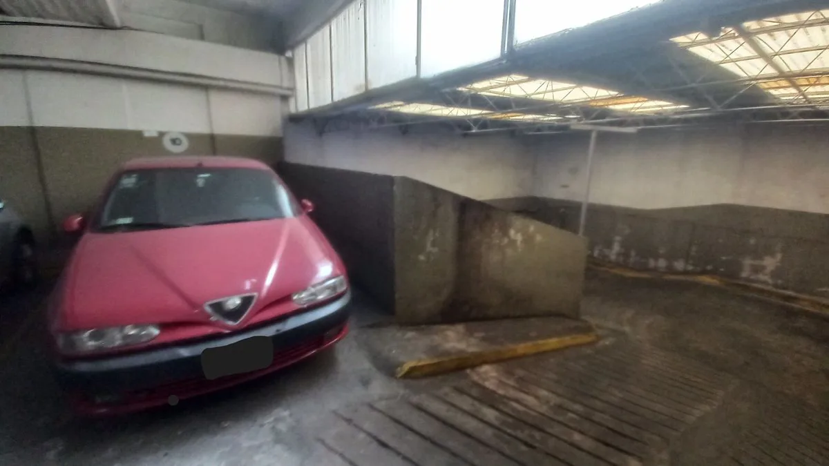 COCHERA EN VENTA EN ALMAGRO - EN PLANTA BAJA foto 2