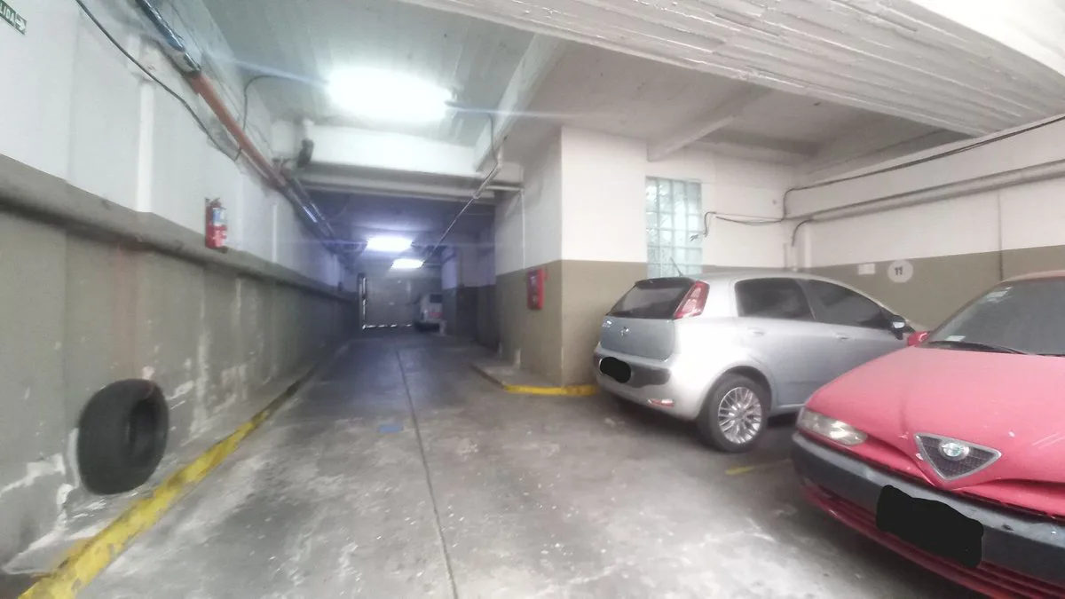 COCHERA EN VENTA EN ALMAGRO - EN PLANTA BAJA foto 3