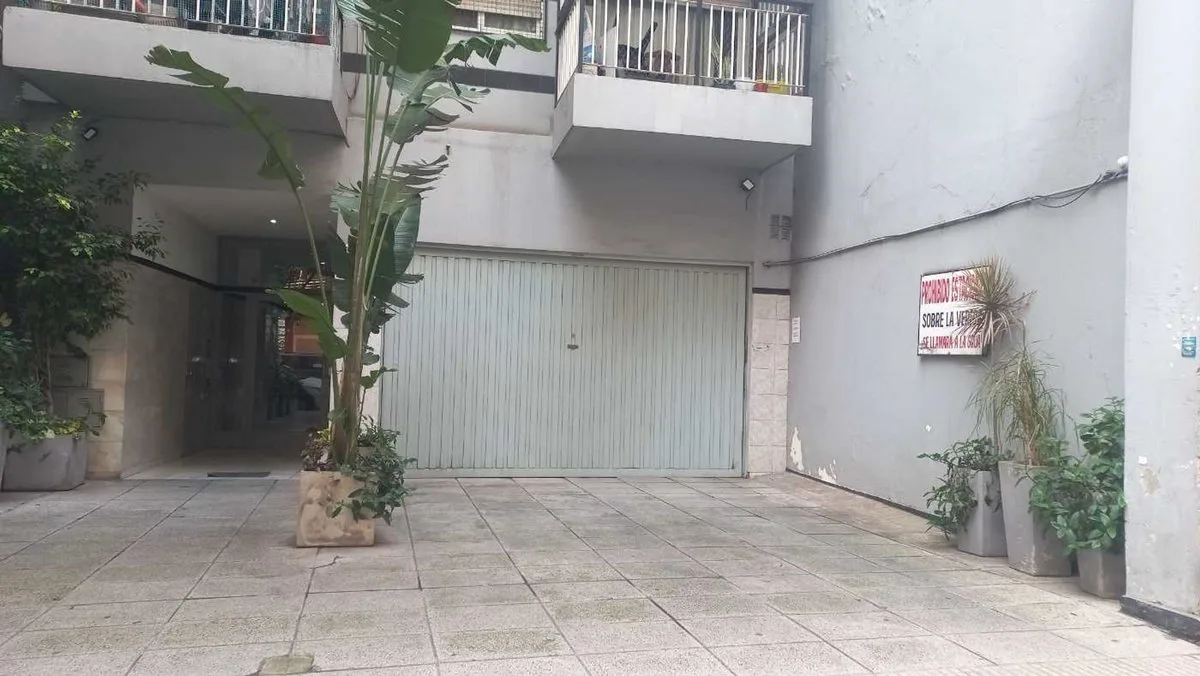 COCHERA EN VENTA EN ALMAGRO - EN PLANTA BAJA foto 4