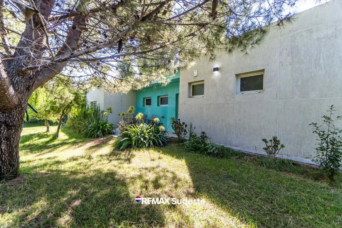 Hermosa casa con pileta foto 3
