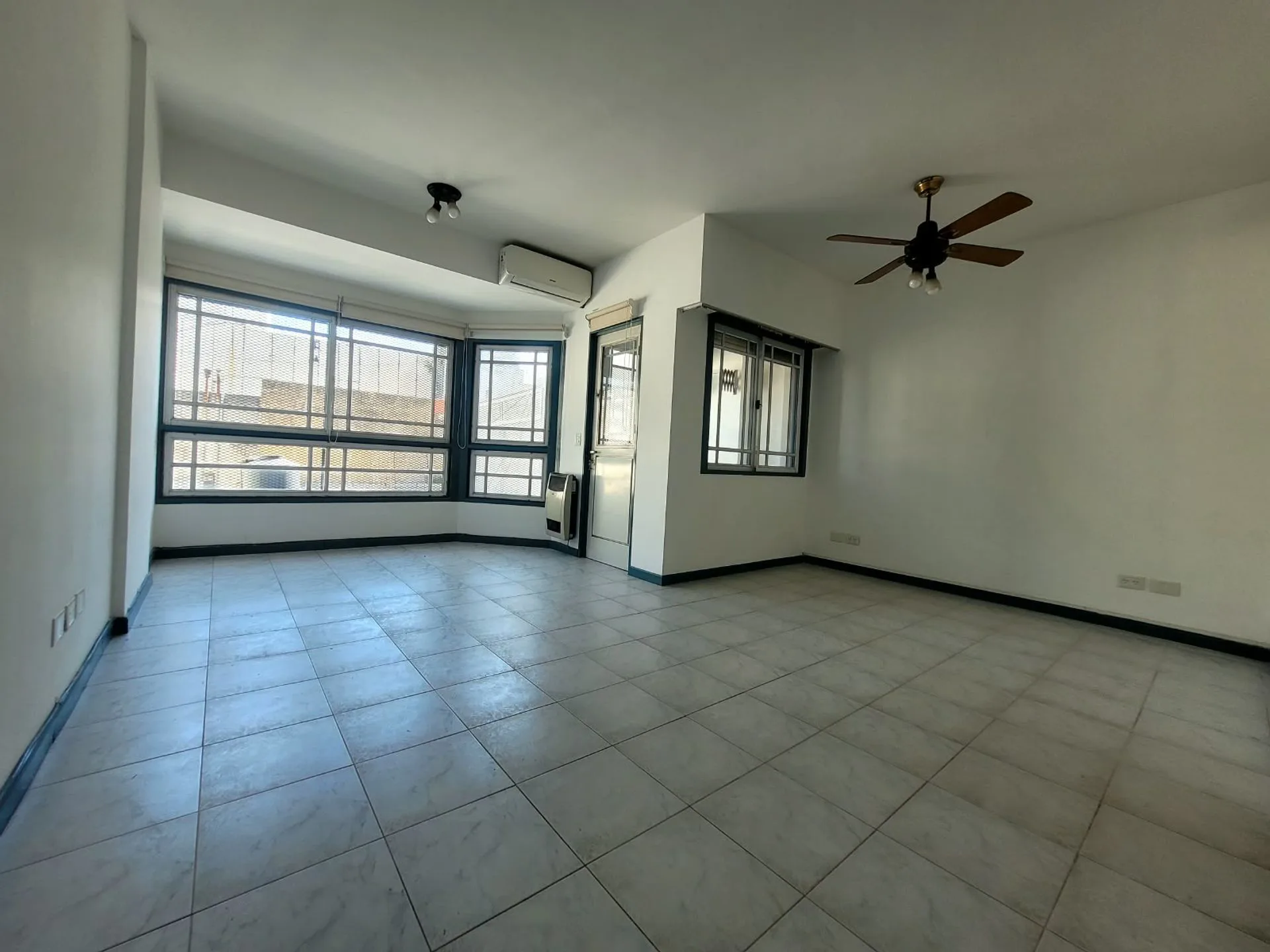 ALQUILER DEPARTAMENTO 3 AMBIENTES RAMOS MEJIA foto 2