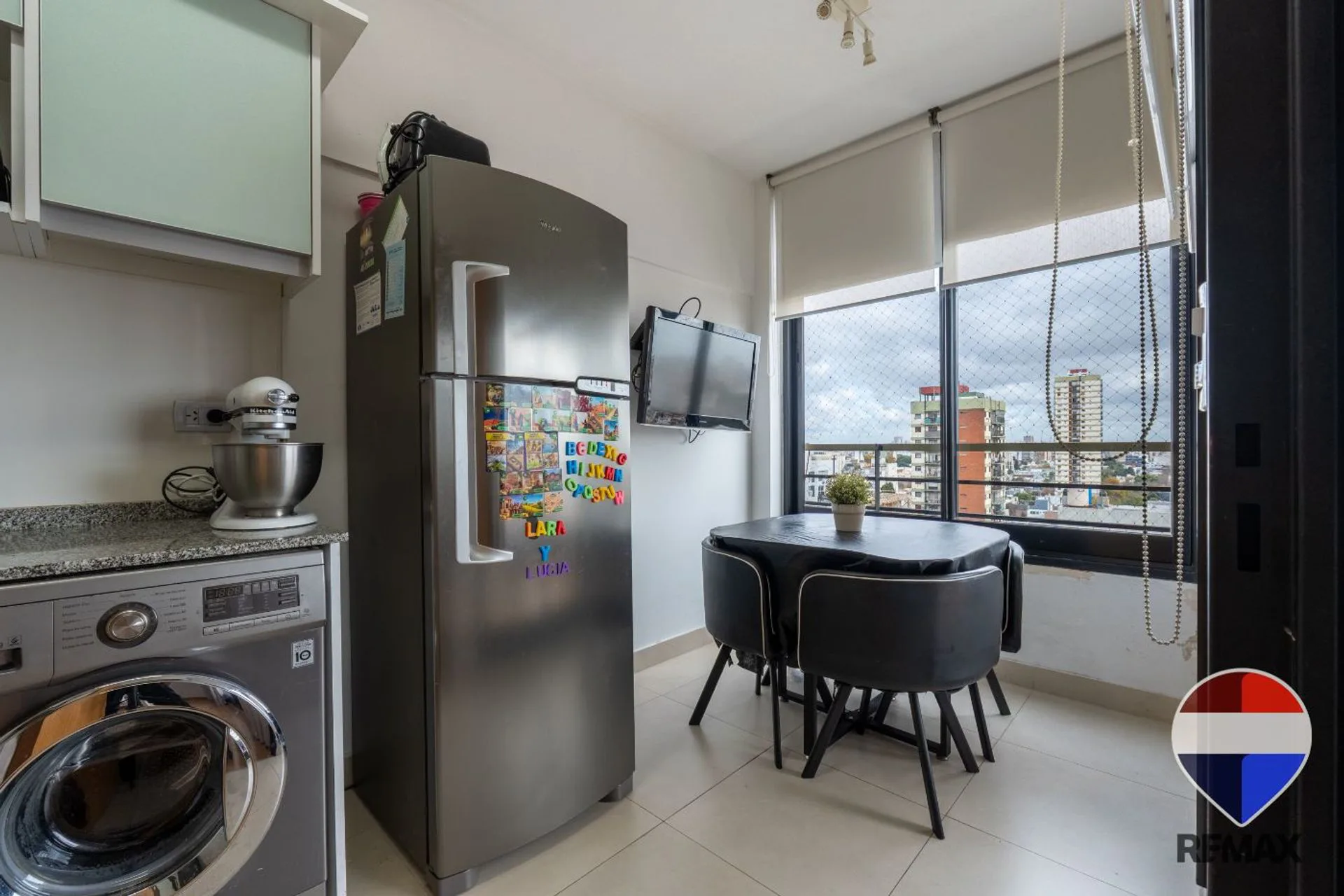 3 AMBIENTES CON COCHERA EN FLORES Y AMENITIES foto 3