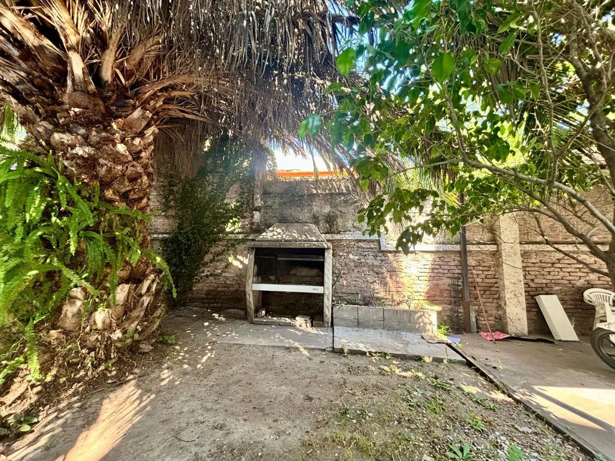 CASA 3 AMB S/LOTE DE 226 M2 LANÚS PERMUTA foto 4