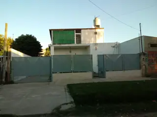 casa con departamento foto 1
