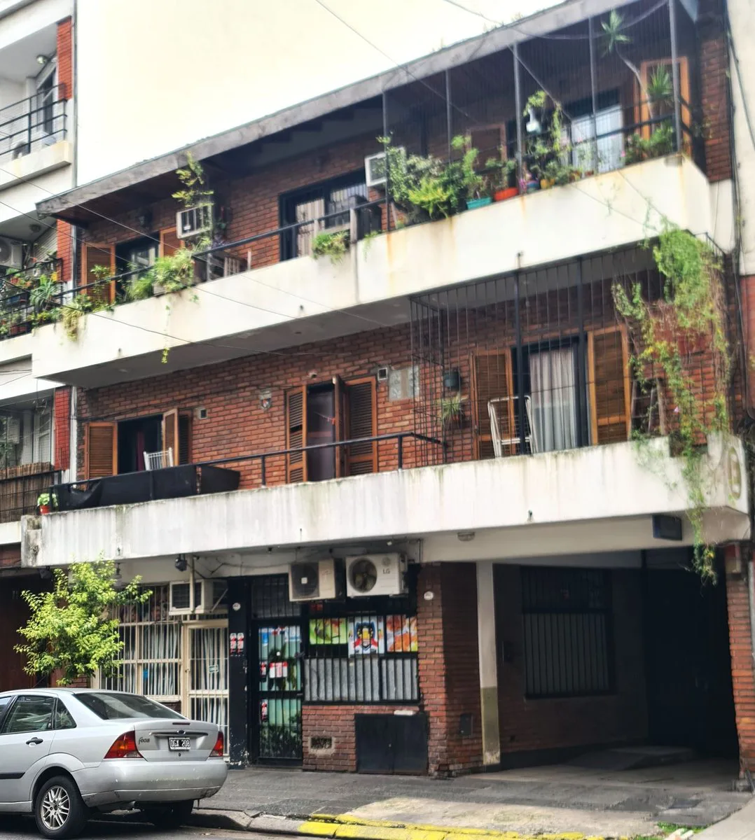 VENTA DE AMPLIO DOS AMBIENTES EN EL BARRIO DE ONCE foto 2