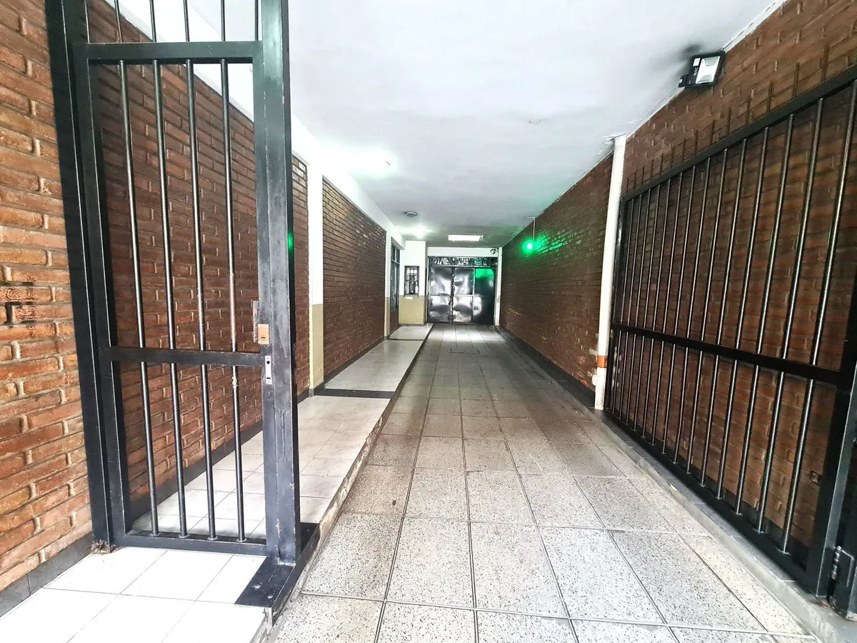 VENTA DE AMPLIO DOS AMBIENTES EN EL BARRIO DE ONCE foto 4